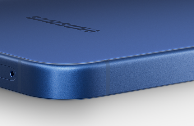 Close up of the corner of Galaxy S25 plus and its aluminum frame is seen.