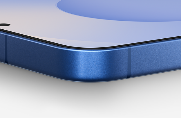 Close up of the corner of Galaxy S25 plus with water droplets on the aluminum frame.